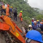 Ya son 16 los cuerpos rescatados del alud que sepultó un bus en la vía Risaralda - Chocó