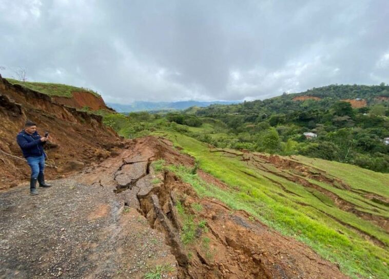 Cierre de la Panamericana golpea exportaciones del Valle hacia Ecuador