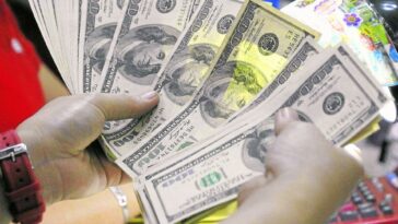 El dólar en Colombia, en picada: se negocia por menos de 4.700 pesos
