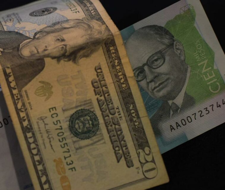 El dólar en Colombia volvió a negociarse por encima de 4.900 pesos