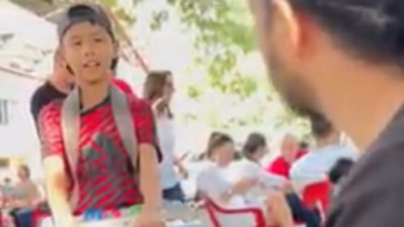 El niño genio que vende dulces para ayudar a su familia y buscan en Antioquia