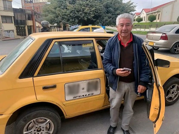 En Ipiales elogian a Don Ramón, el taxista que sin pedir nada a cambio devolvió celular olvidado