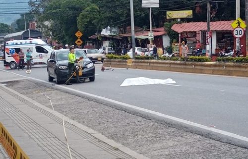 En La Vega, Cundinamarca falleció peatón al intentar cruzar la autopista.