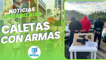 Encuentran caletas de armas y municiones ocultas en dos vehículos