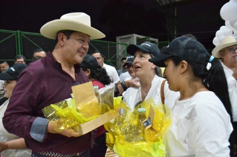 Gobernador del Huila entrega obras en los municipios de Gigante y Suaza.