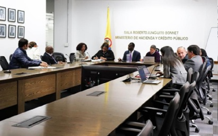 Gobernadora del Chocó (e) y su equipo financiero sostienen encuentro con Ministerio de Hacienda y Crédito Público para tratar asuntos como: Deuda pública, FONPET y fortalecimiento institucional.