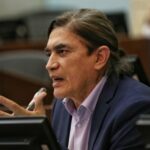 Gustavo Bolívar renunció al Senado y comenzará a escribir una novela para RCN