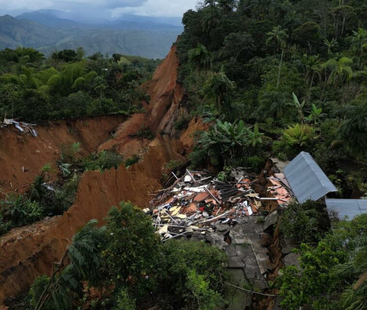 Las impactantes imágenes del derrumbe en el Cauca: 'No hubo tiempo de nada'