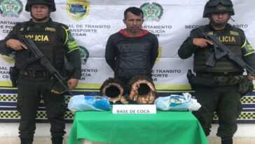 Llevaba droga camuflada en dos costales