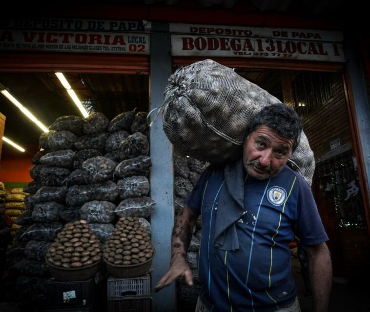 Lo que un trabajador con salario mínimo gasta en la canasta básica