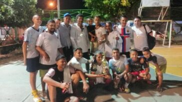 Los Carmelos, equipo campeón del cuadrangular en el barrio El Prado