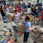 Menor gasto de hogares para celebrar Navidad da más señales del freno económico