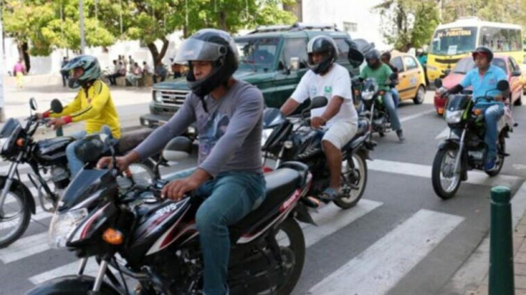 Monterianos no quieren usar el casco