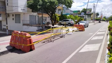 Piden intervención de vía en mal estado en el barrio Primero de Mayo