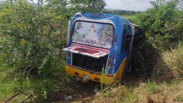 SINIESTRO VIAL | Tres muertos tras choque de un bus con un vehículo particular en la vía a Calamar.