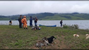 Tragedia en el Lago Calima, ¡hombre cayó al agua cuando practicaba senderismo!