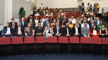 34 profesionales se posesionaron como docentes de planta en la universidad del Quindío