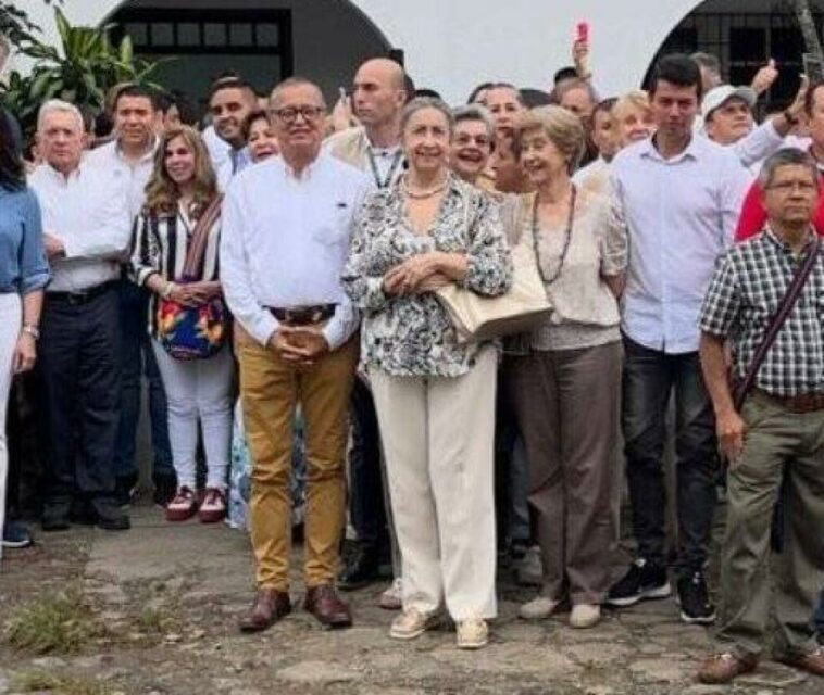 Antes de una marcha, Centro Democrático estrenó sede en Cali