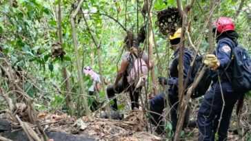 Bomberos rescató a 4 personas perdidas en el cerro El Venado en Yopal