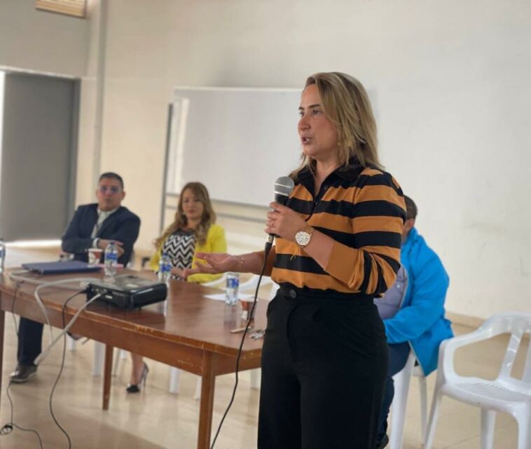 Casa por cárcel para secretaria de Educación de Medellín