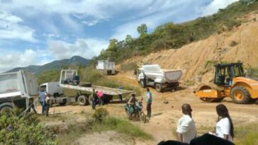 Cierran la vía Piedra Sentada – El Tambo