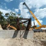 Comenzó instalación de puente metálico en vía provisional, en Rosas, Cauca