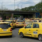 Con esporádicos enfrentamientos, avanza paro de taxistas en Villavicencio