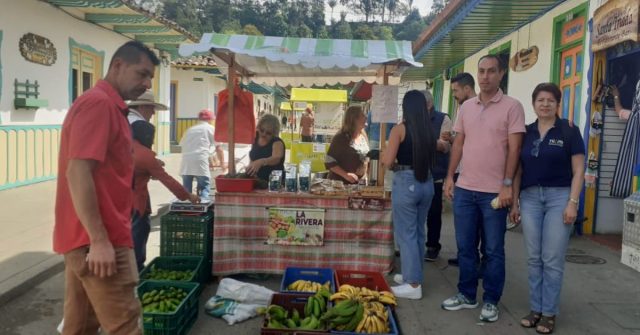 Con una gran variedad de productos, no se pierda este sábado el mercado campesino