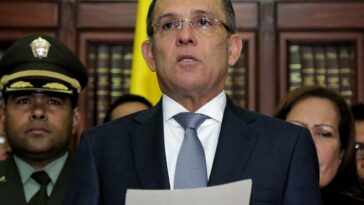 Efraín Cepeda nuevo presidente del conservatismo, en reemplazo de Carlos Trujillo
