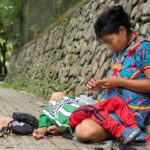 Niños embera en las calles de El Poblado ¿mendicidad y desescolarización?