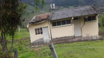 Falla geológica amenaza a los habitantes de una vereda en Colombia, Huila