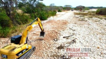 Gestión del Riesgo construye canal y jarillón de 300 metros en el río Guachiría