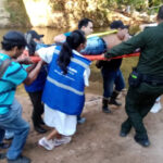 Heridos tres indígenas al caer de un puente