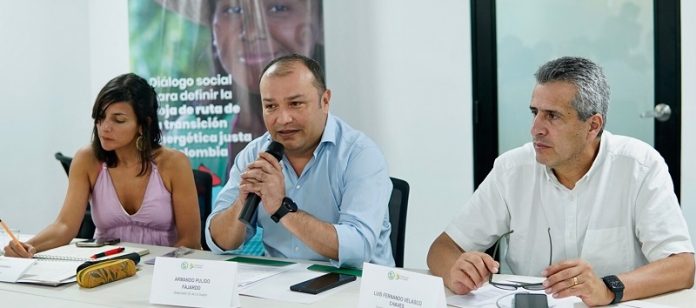 El gobernador encargado de La Guajira, José Jaime Vega Vence participó en el Dialogo Social, junto con la ministra de Minas y Energía, Irene Vélez y el Alto Consejero para las Regiones, Luis Fernando Velazco.