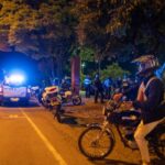 Mujer que agredió a policía en piques ilegales de motos fue capturada