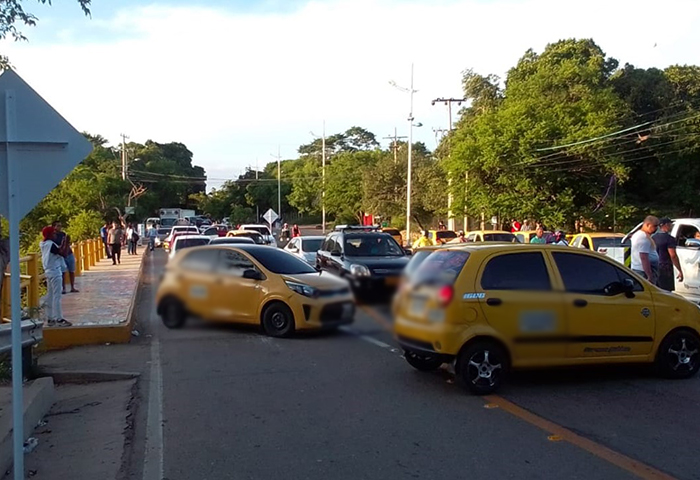 Taxistas bloquearán once puntos de la ciudad