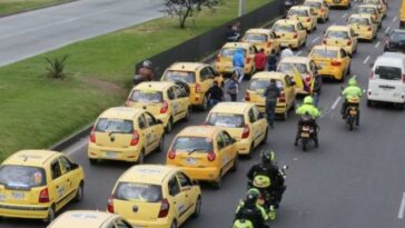 Taxistas se levantan de mesa de diálogo: paro sigue en firme