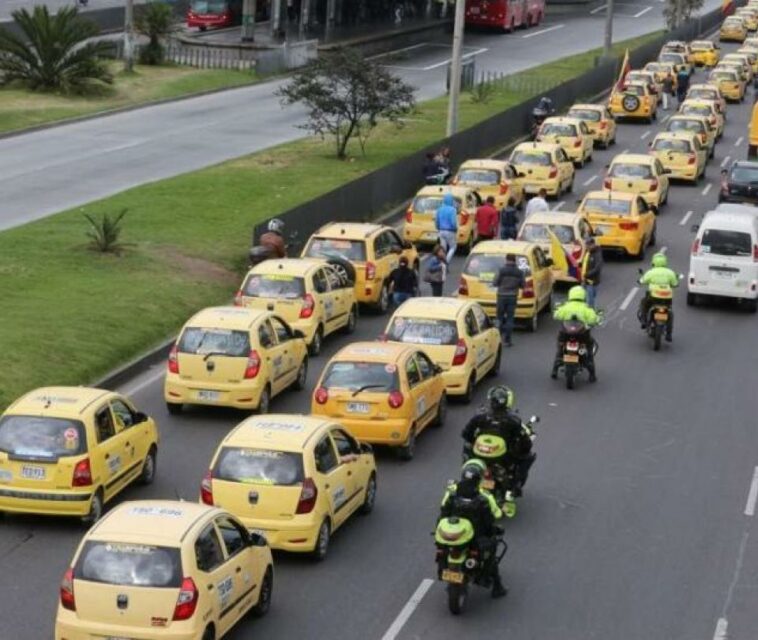 Taxistas se levantan de mesa de diálogo: paro sigue en firme