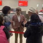 Video: la respuesta del expresidente Uribe a un opositor que lo encaró en un aeropuerto
