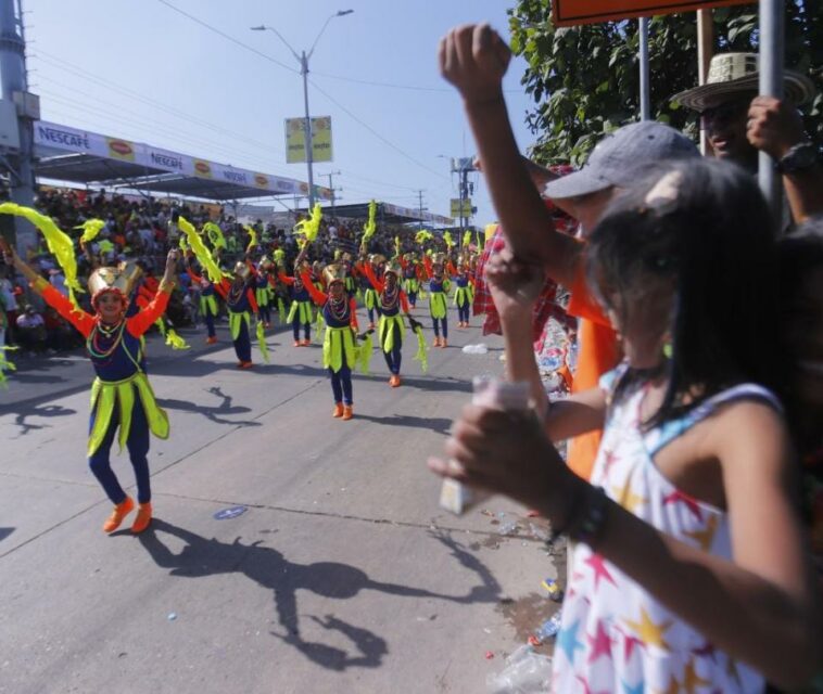 ‘Súper descoordinada y atrasada la Batalla de las Flores de hoy’: Checo Acosta