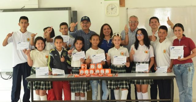 16 estudiantes del sector rural de Quimbaya fueron certificados con nivel B1 en Robótica Educativa