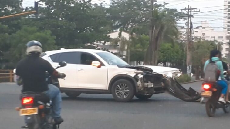 Accidente de tránsito frente al Centro Comercial Buenavista