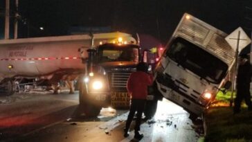 Accidente entre un camión y un furgón en la entrada a Bogotá por la calle 80 genera congestión vehicular