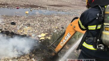 Advierten consecuencias para la salud y el ambiente por quema indiscriminada de llantas a orillas del río Guatiquía