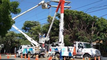 Air-e realiza trabajos eléctricos para la mejora del servicio en sectores de Santa Marta