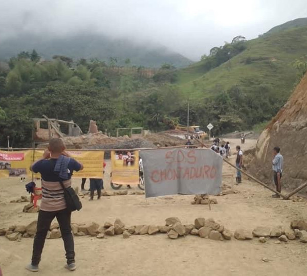 Bloquearon el ingreso a obras en la vereda el Chontaduro en Rosas, Cauca