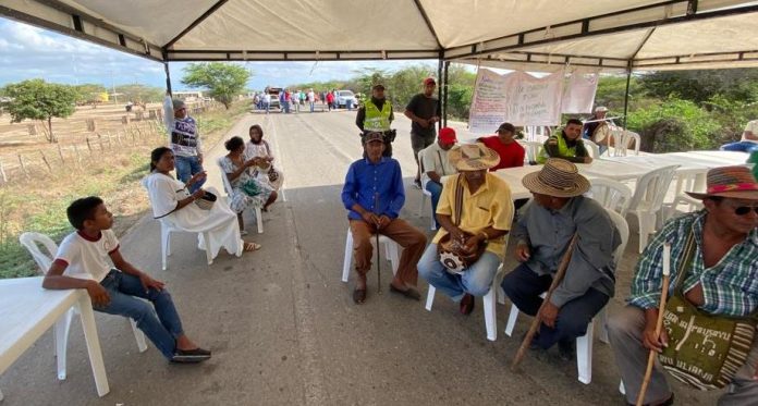 El paro en distintos frentes en las arterias viales de La Guajira, está afectando la operatividad de empresa Air-e