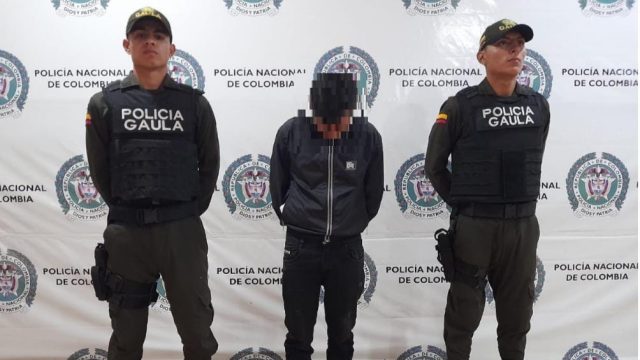 Capturado por extorsionar a una persona extranjera por una cifra de 100 millones de pesos