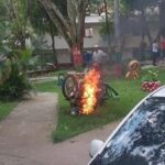 incendio moto rata