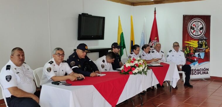 Entregan elementos de protección para Bomberos Voluntarios del Valle